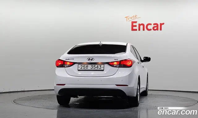 Hyundai Avante 2015 1.6 автомат (гидро), миниатюра 4 Hyundai Avante 2015 1.6 автомат (гидро), миниатюра 4