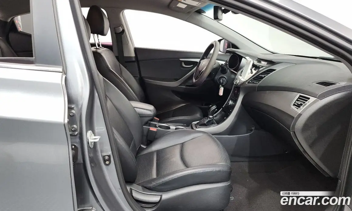 Hyundai Avante 2015 1.6 автомат (гидро), фото 11