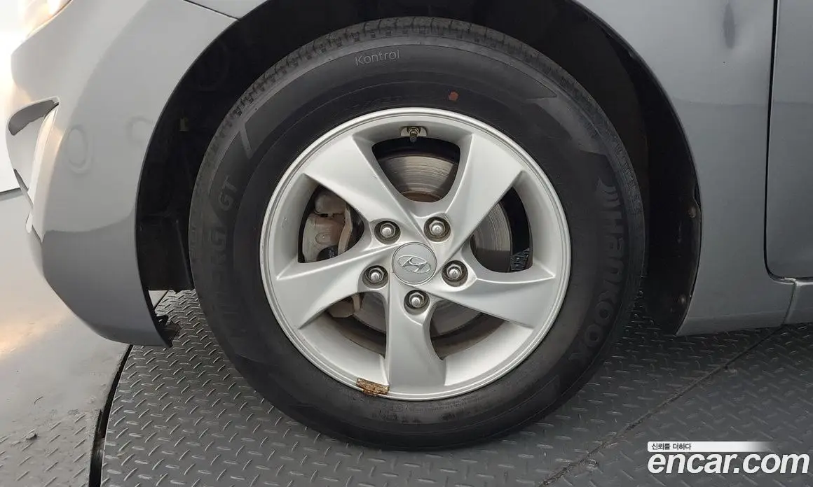 Hyundai Avante 2015 1.6 автомат (гидро), фото 5