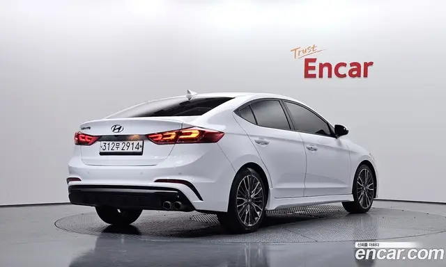 Hyundai Avante 2016 1.6 автомат (гидро), миниатюра 2