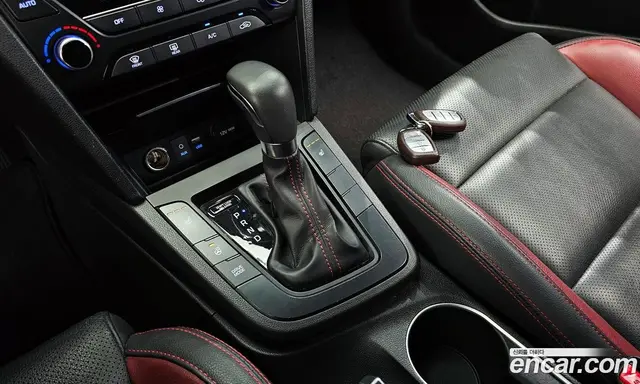 Hyundai Avante 2016 1.6 автомат (гидро), миниатюра 12