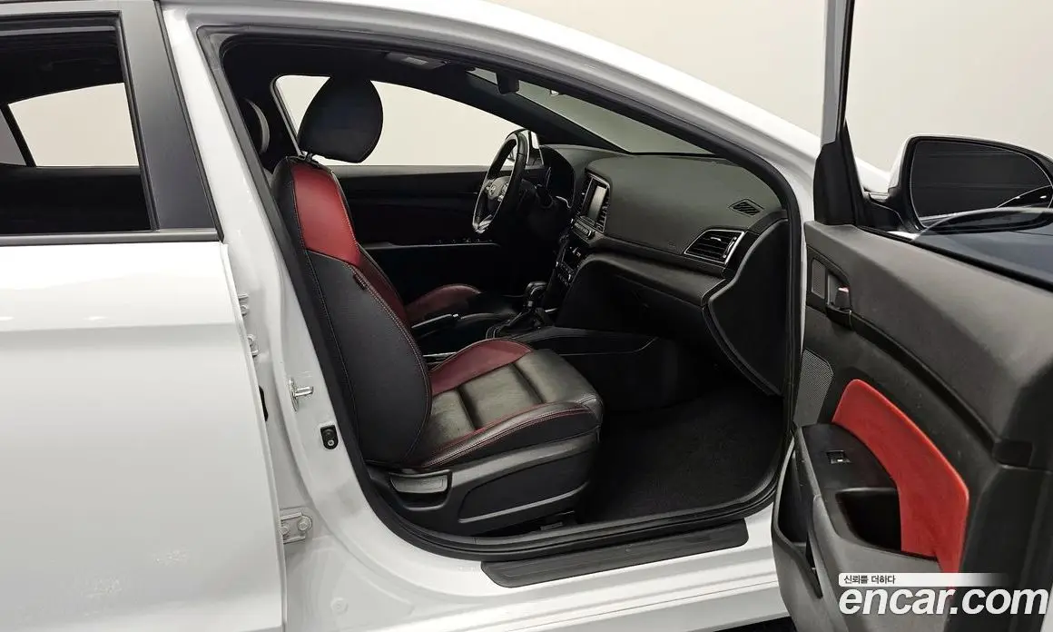 Hyundai Avante 2016 1.6 автомат (гидро), фото 16