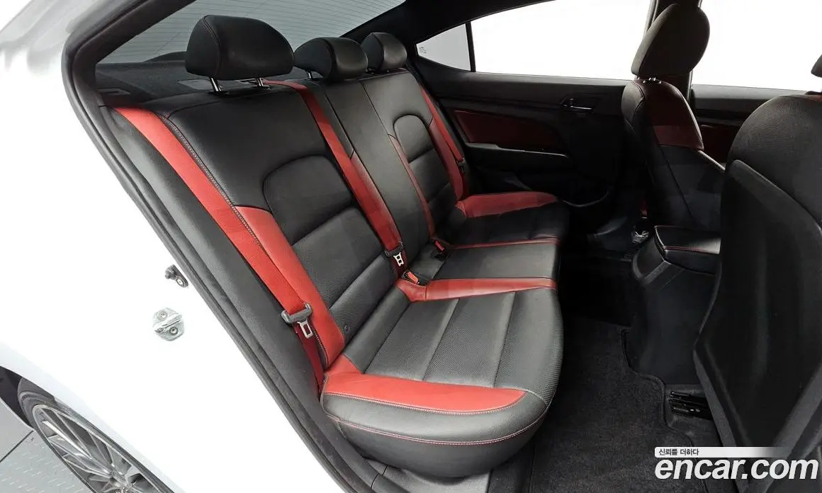 Hyundai Avante 2016 1.6 автомат (гидро), фото 17