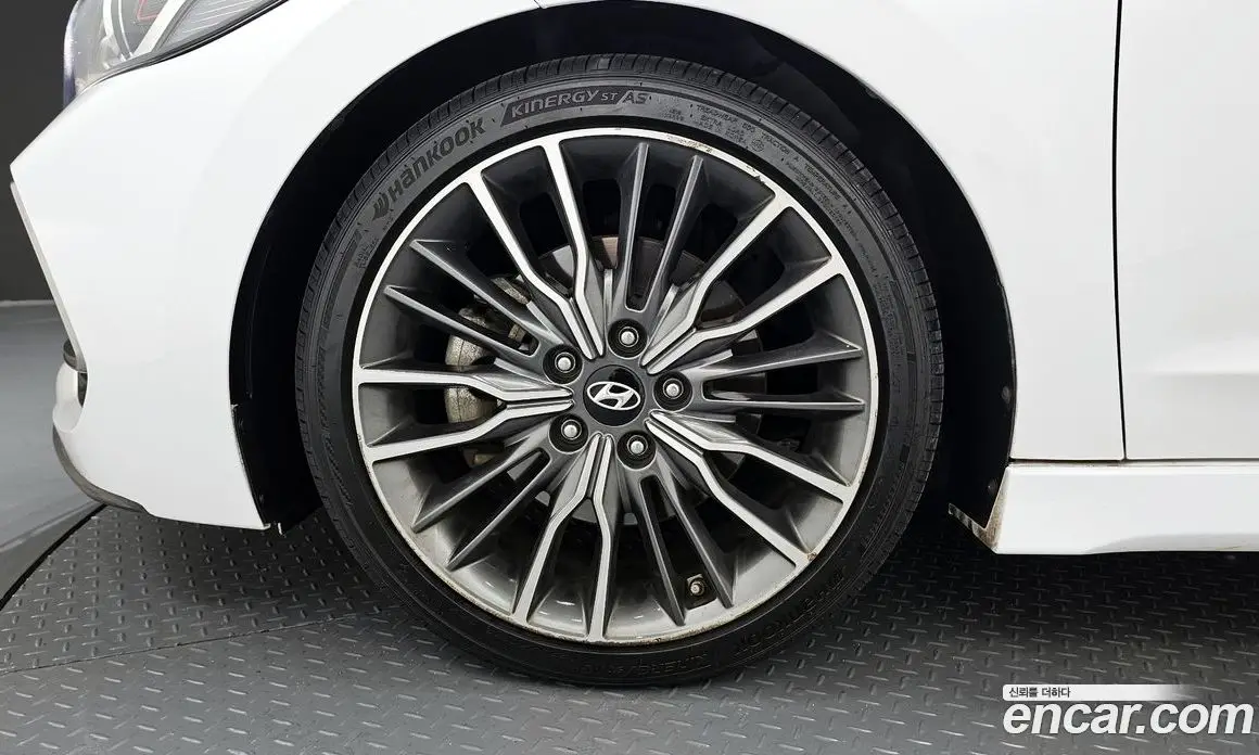 Hyundai Avante 2016 1.6 автомат (гидро), фото 5