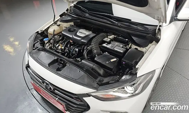 Hyundai Avante 2016 1.6 автомат (гидро), миниатюра 6