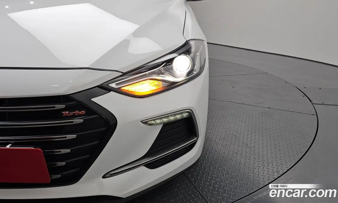 Hyundai Avante 2016 1.6 автомат (гидро), фото 8
