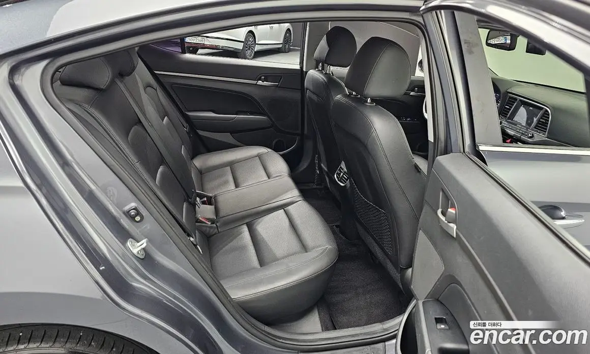 Hyundai Avante 2016 1.6 автомат (гидро), фото 11