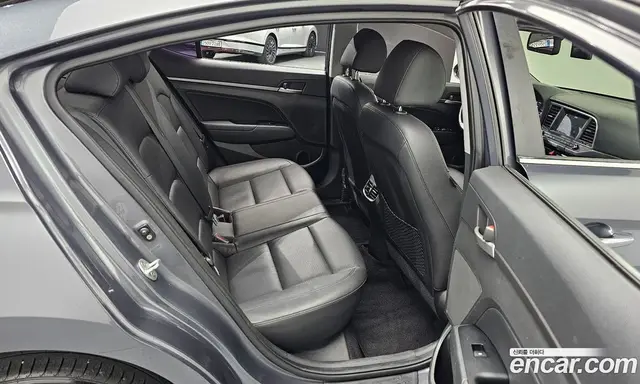 Hyundai Avante 2016 1.6 автомат (гидро), миниатюра 11