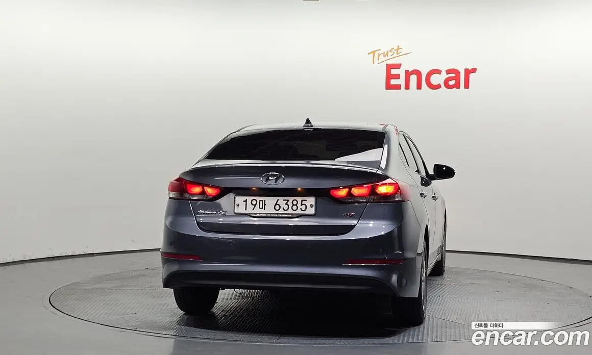 Hyundai Avante 2016 1.6 автомат (гидро), фото 4