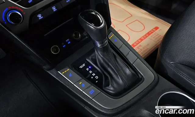 Hyundai Avante 2016 1.6 автомат (гидро), миниатюра 9