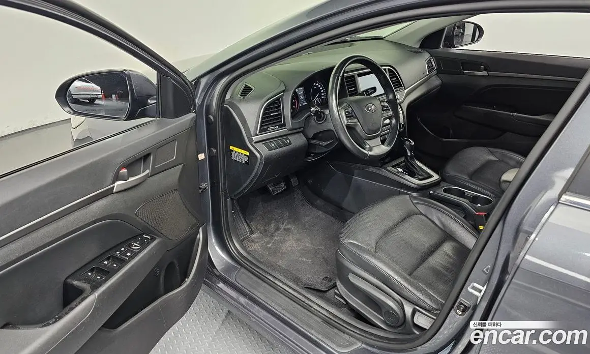 Hyundai Avante 2016 1.6 автомат (гидро), фото 10