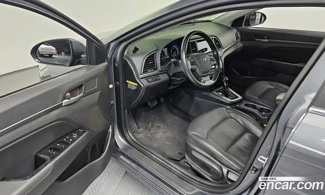 Hyundai Avante 2016 1.6 автомат (гидро), миниатюра 10