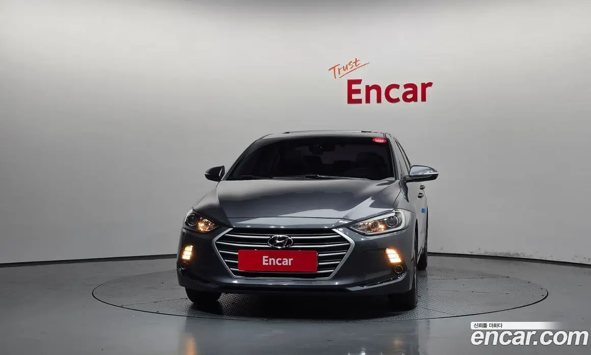Hyundai Avante 2016 1.6 автомат (гидро), фото 3