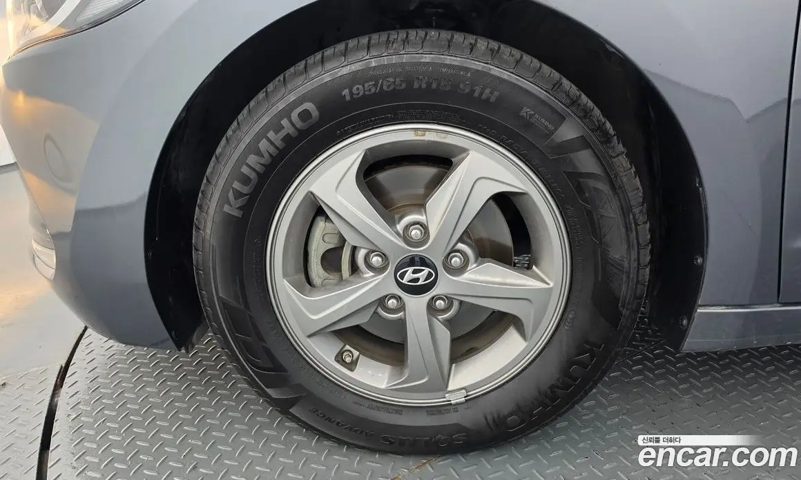 Hyundai Avante 2016 1.6 автомат (гидро), фото 5