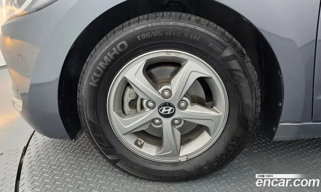 Hyundai Avante 2016 1.6 автомат (гидро), миниатюра 5