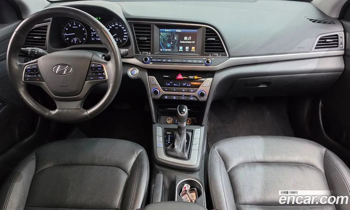 Hyundai Avante 2016 1.6 автомат (гидро), фото 10