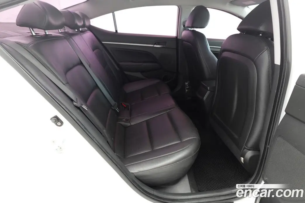 Hyundai Avante 2016 1.6 автомат (гидро), фото 18 Hyundai Avante 2016 1.6 автомат (гидро), фото 18