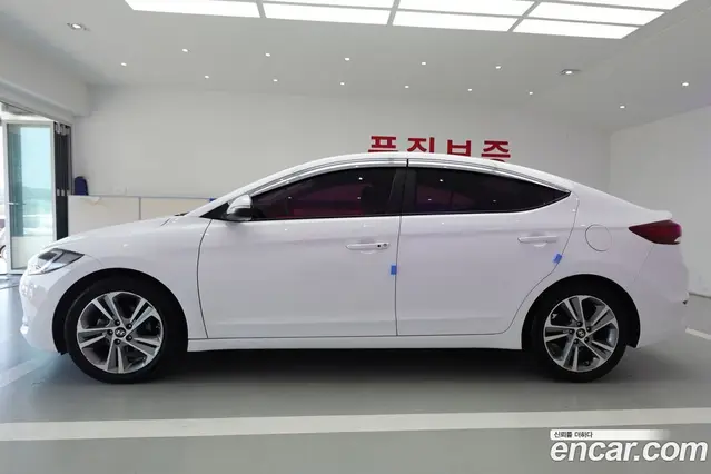 Hyundai Avante 2016 1.6 автомат (гидро), миниатюра 3 Hyundai Avante 2016 1.6 автомат (гидро), миниатюра 3