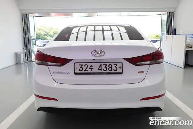 Hyundai Avante 2016 1.6 автомат (гидро), миниатюра 4 Hyundai Avante 2016 1.6 автомат (гидро), миниатюра 4