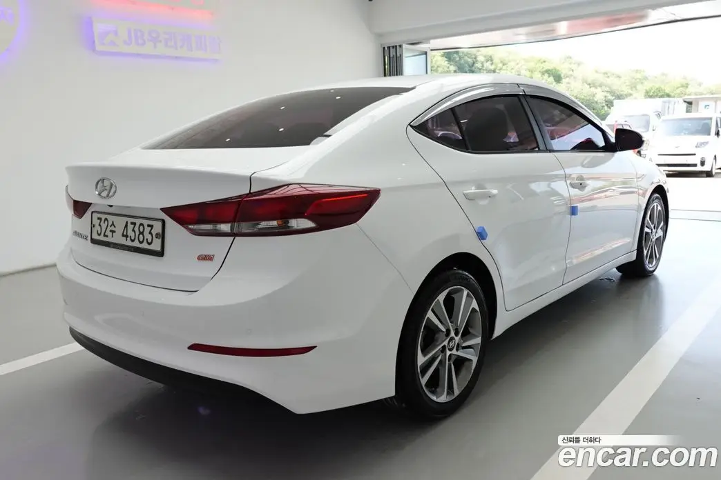 Hyundai Avante 2016 1.6 автомат (гидро), фото 5 Hyundai Avante 2016 1.6 автомат (гидро), фото 5