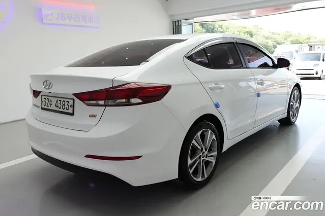 Hyundai Avante 2016 1.6 автомат (гидро), миниатюра 5 Hyundai Avante 2016 1.6 автомат (гидро), миниатюра 5