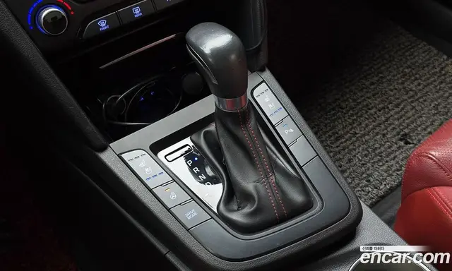 Hyundai Avante 2017 1.6 автомат (гидро), миниатюра 9