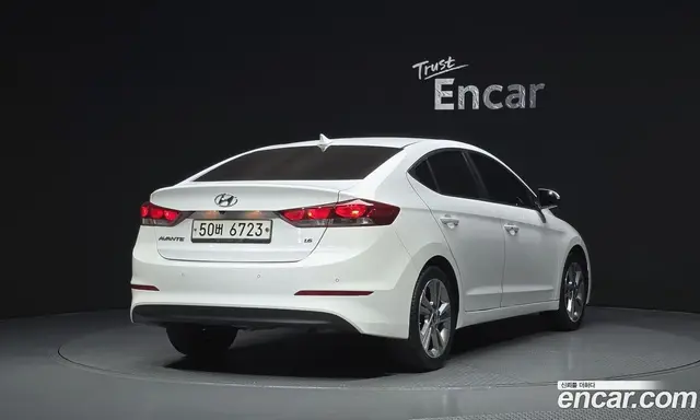 Hyundai Avante 2017 1.6 автомат (гидро), миниатюра 2