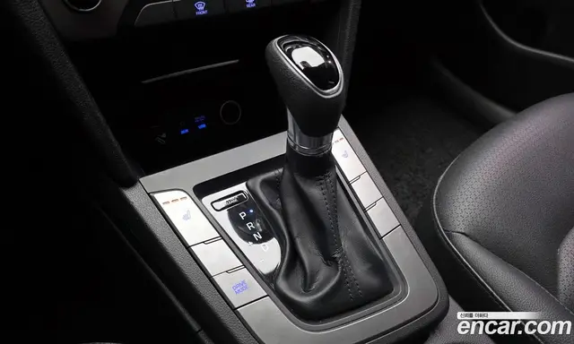 Hyundai Avante 2017 1.6 автомат (гидро), миниатюра 12
