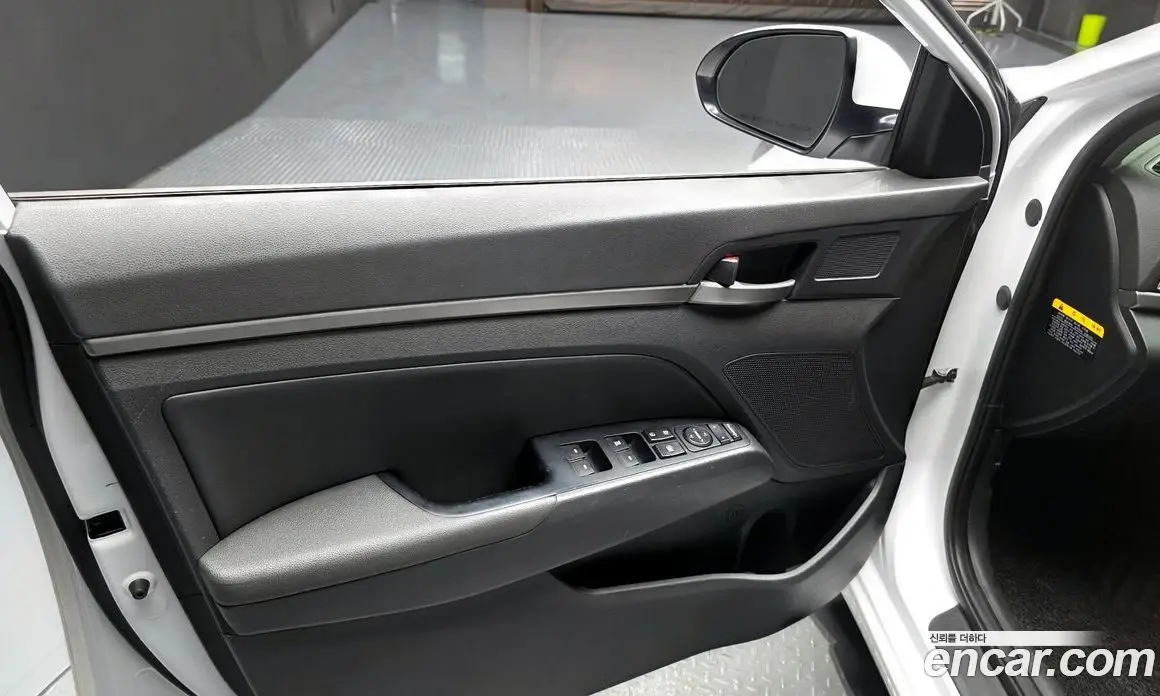 Hyundai Avante 2017 1.6 автомат (гидро), фото 14