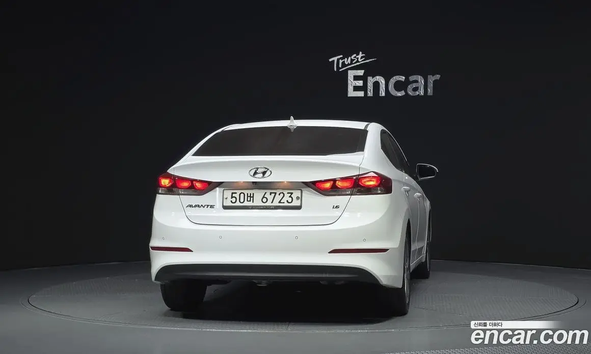 Hyundai Avante 2017 1.6 автомат (гидро), фото 4