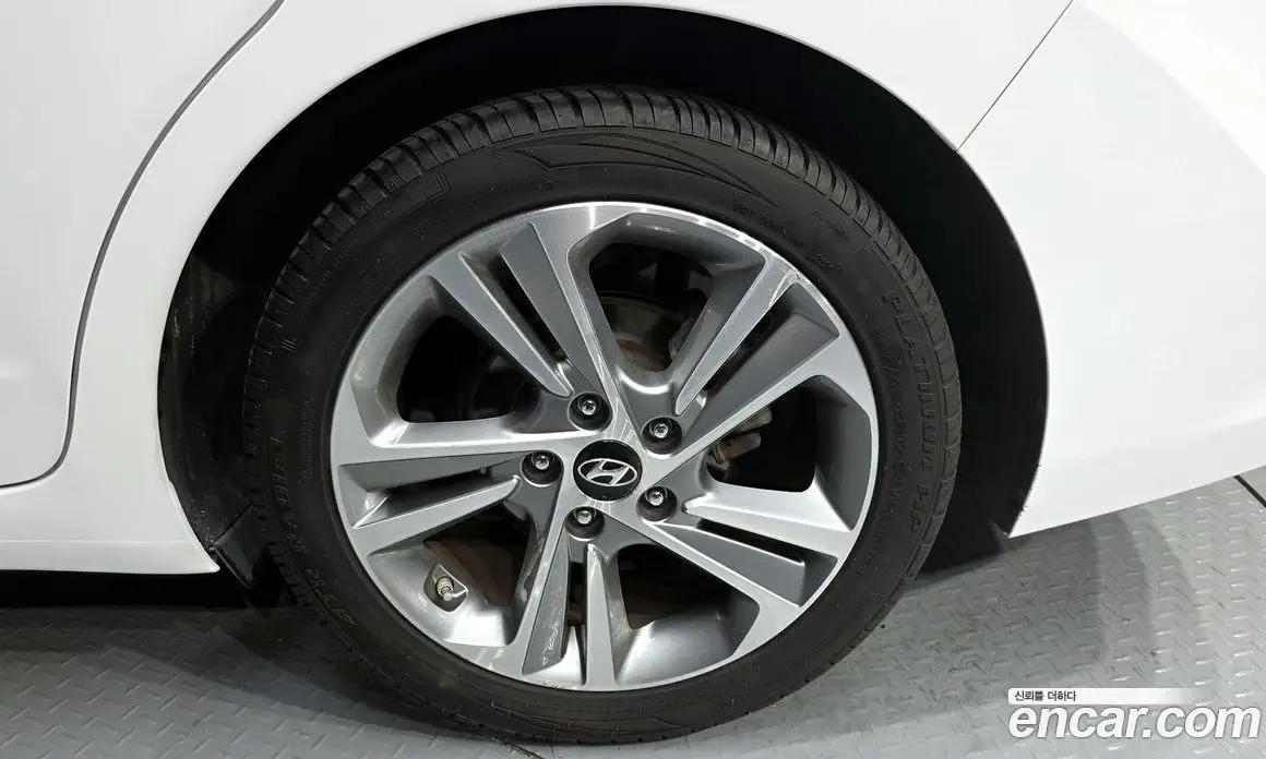 Hyundai Avante 2017 1.6 автомат (гидро), фото 7