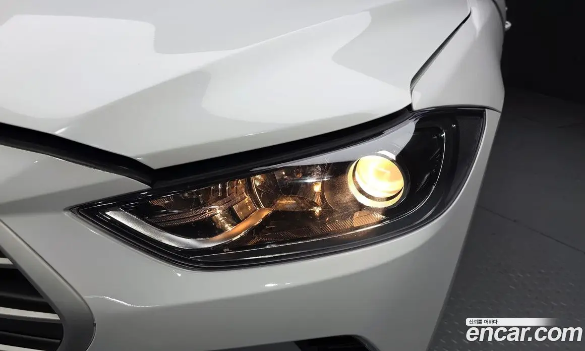 Hyundai Avante 2017 1.6 автомат (гидро), фото 8