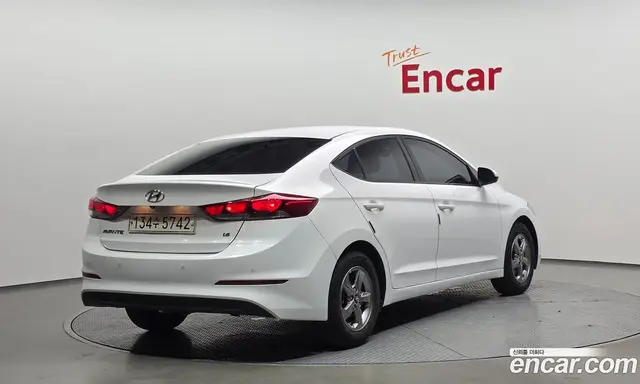 Hyundai Avante 2017 1.6 автомат (гидро), миниатюра 2