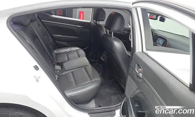 Hyundai Avante 2017 1.6 автомат (гидро), миниатюра 11