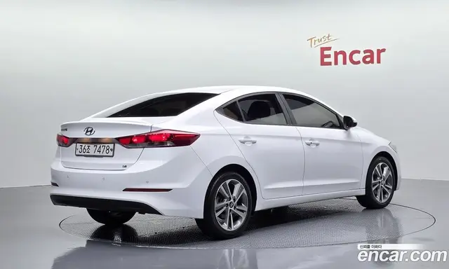 Hyundai Avante 2018 1.6 автомат (гидро), миниатюра 2