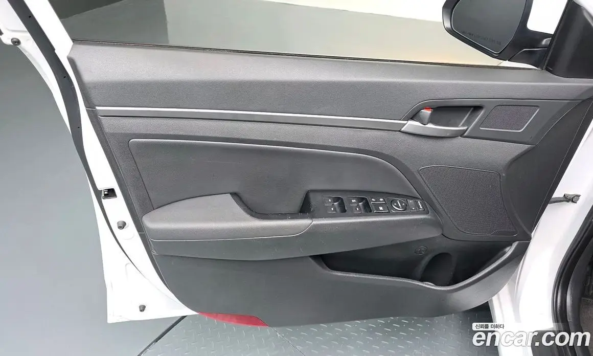 Hyundai Avante 2018 1.6 автомат (гидро), фото 14