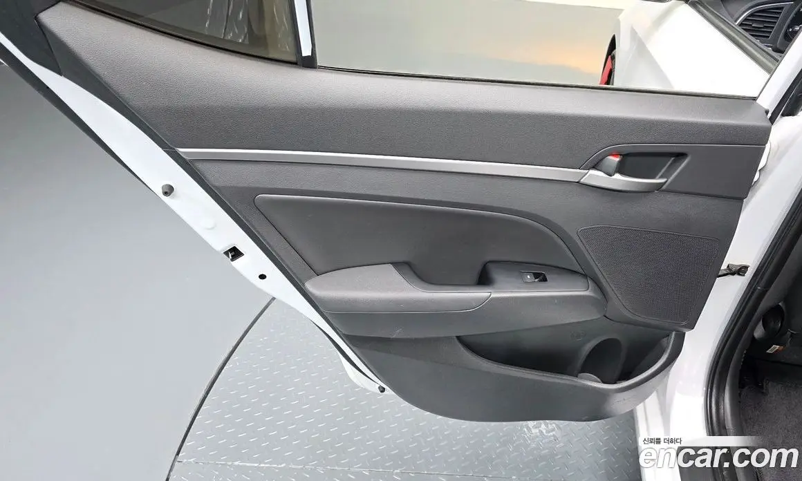 Hyundai Avante 2018 1.6 автомат (гидро), фото 15