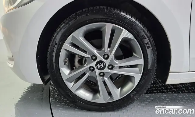 Hyundai Avante 2018 1.6 автомат (гидро), миниатюра 5