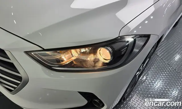 Hyundai Avante 2018 1.6 автомат (гидро), миниатюра 8