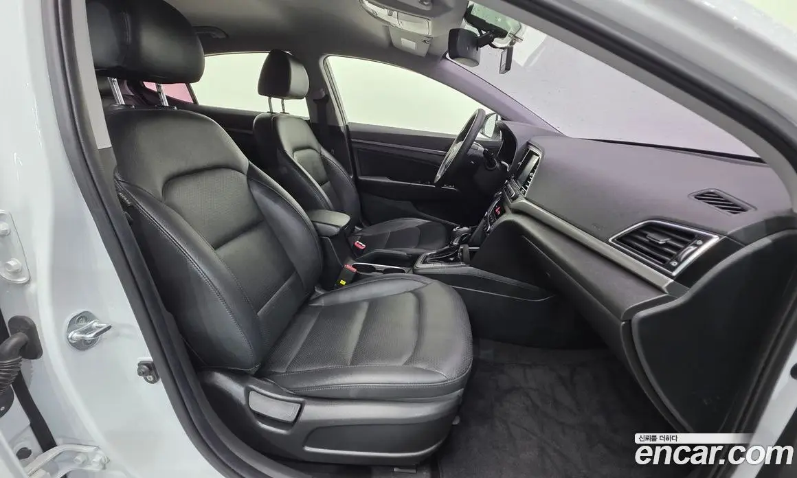 Hyundai Avante 2018 1.6 автомат (гидро), фото 13 Hyundai Avante 2018 1.6 автомат (гидро), фото 13