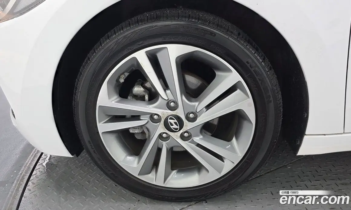 Hyundai Avante 2018 1.6 автомат (гидро), фото 5 Hyundai Avante 2018 1.6 автомат (гидро), фото 5