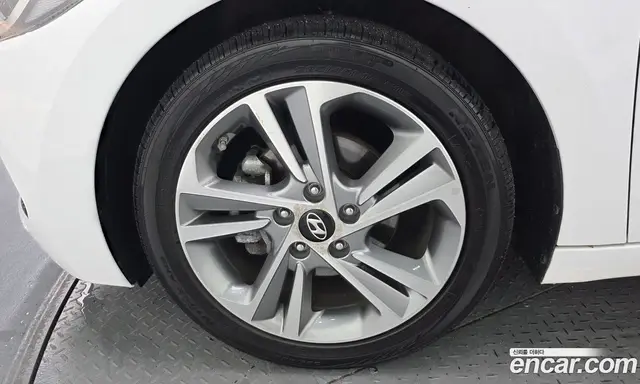Hyundai Avante 2018 1.6 автомат (гидро), миниатюра 5 Hyundai Avante 2018 1.6 автомат (гидро), миниатюра 5