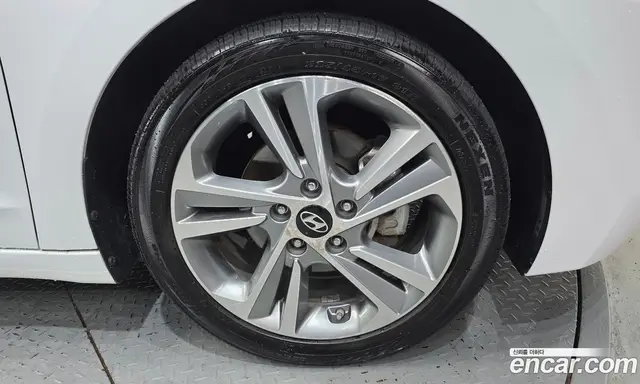 Hyundai Avante 2018 1.6 автомат (гидро), миниатюра 7 Hyundai Avante 2018 1.6 автомат (гидро), миниатюра 7
