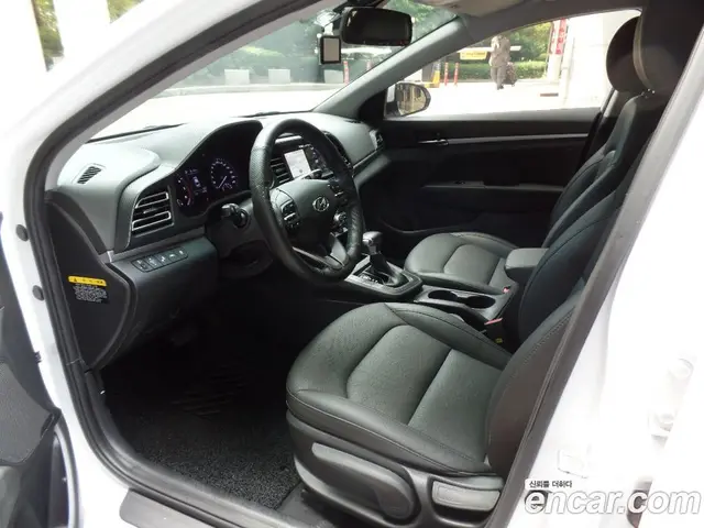 Hyundai Avante 2019 1.6 автомат (гидро), миниатюра 12