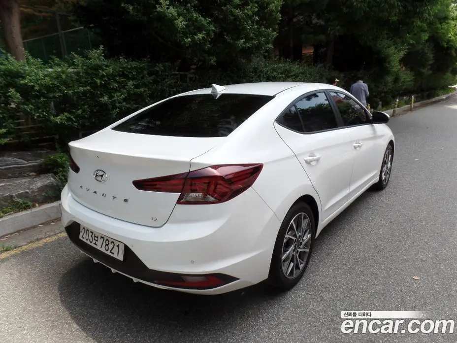 Hyundai Avante 2019 1.6 автомат (гидро), фото 3