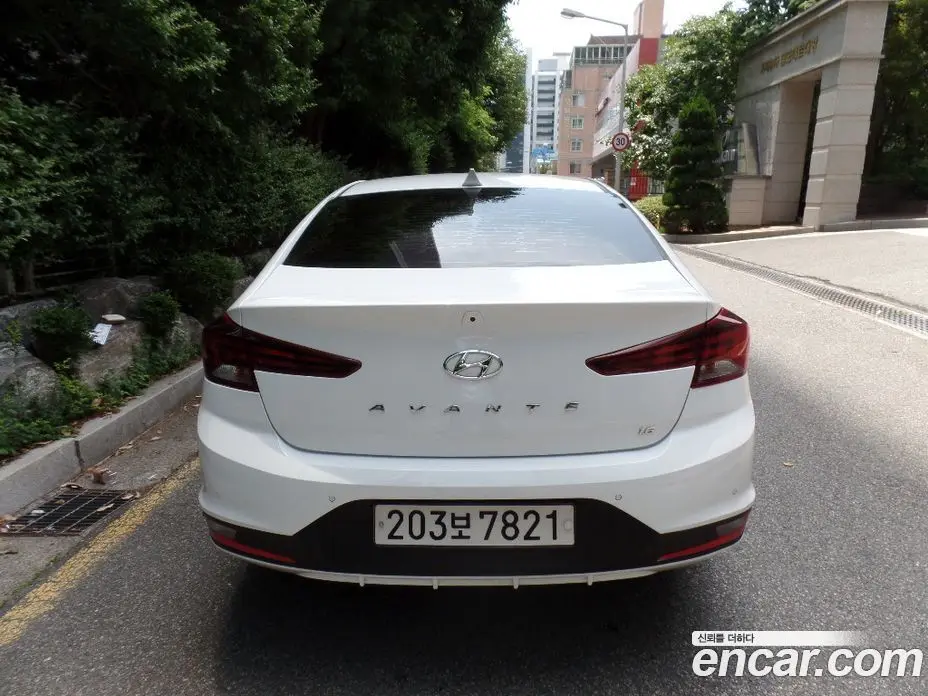 Hyundai Avante 2019 1.6 автомат (гидро), фото 4