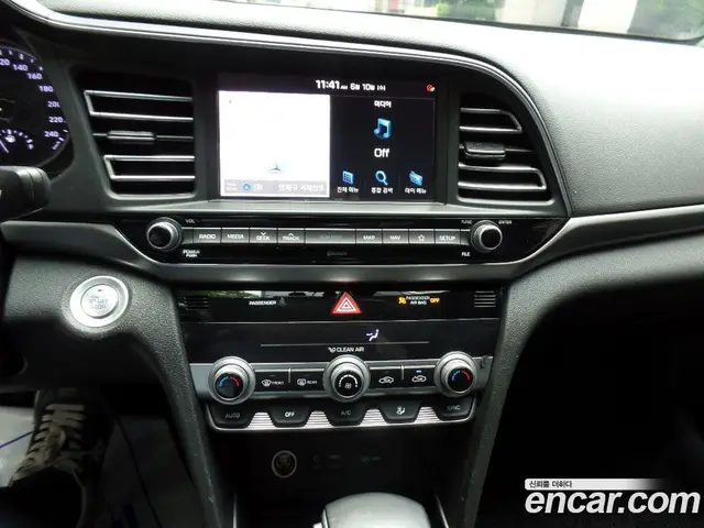 Hyundai Avante 2019 1.6 автомат (гидро), миниатюра 6