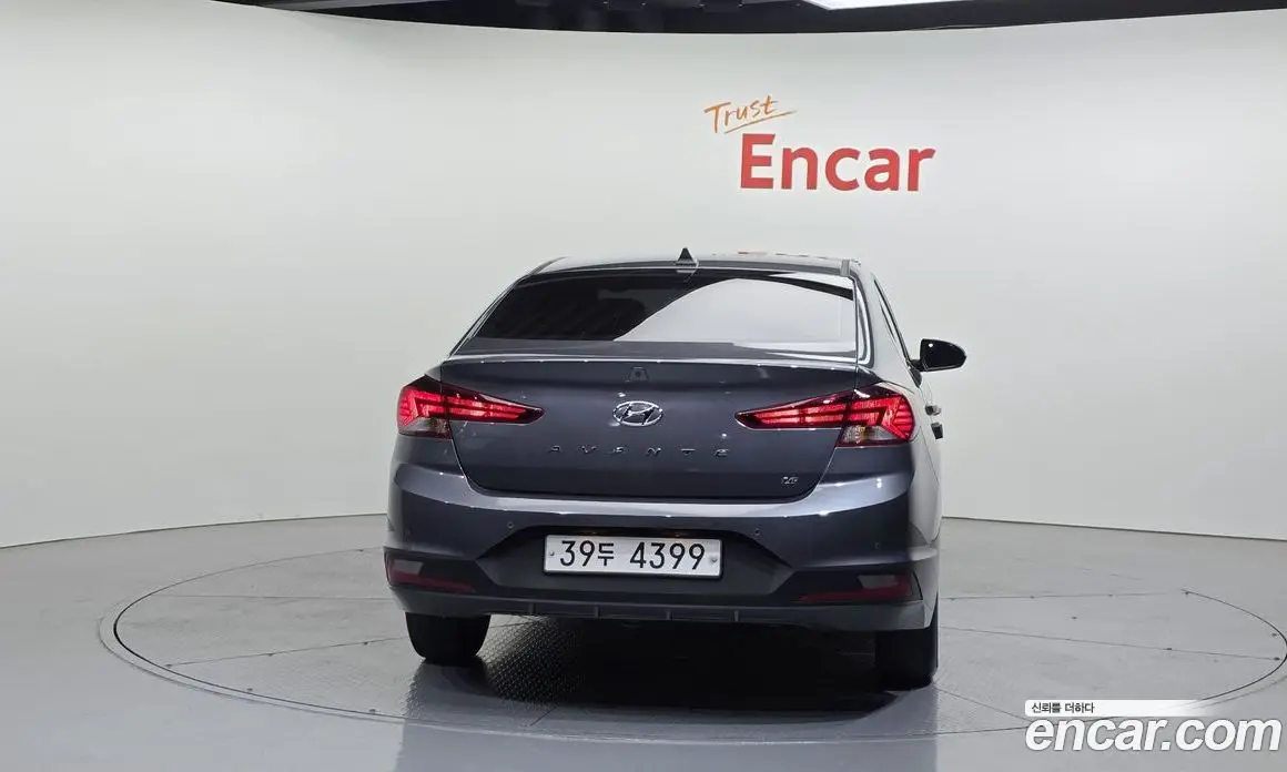 Hyundai Avante 2019 1.6 автомат (гидро), фото 4