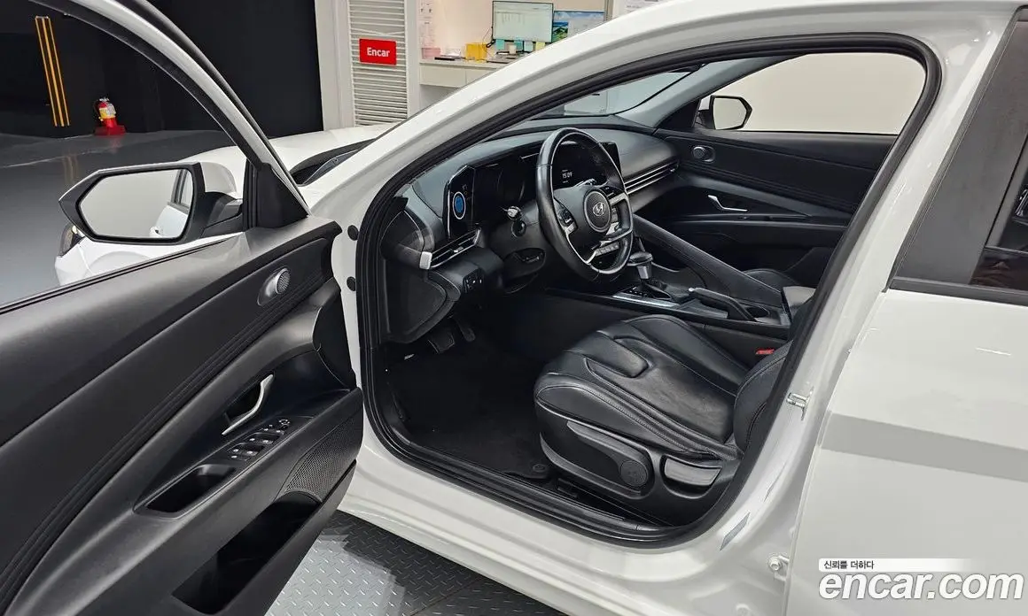 Hyundai Avante 2020 1.6 автомат (гидро), фото 13