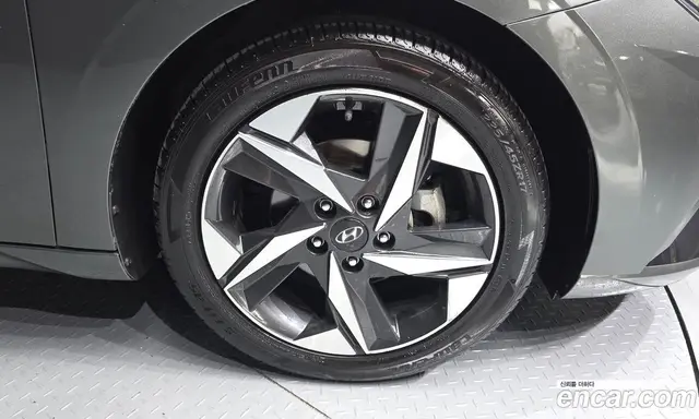 Hyundai Avante 2021 1.6 автомат (гидро), миниатюра 7